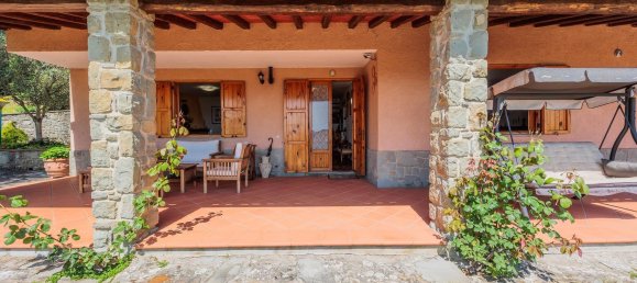 8 rooms Villa in Talla, Italy No. 83529 2