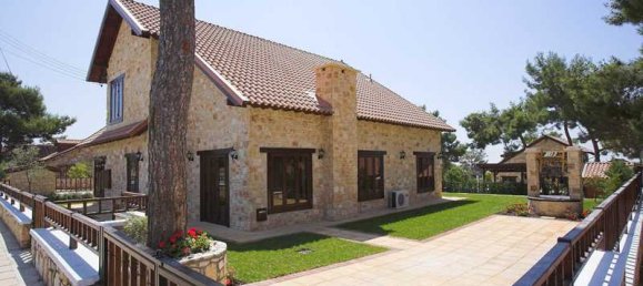 4 Schlafzimmer Gewerbliche Immobilie in Souni–Zanatzia, Cyprus, Nr. 20449 5