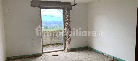 3 bedrooms House in Loreto Aprutino, Italy No. 252145 8