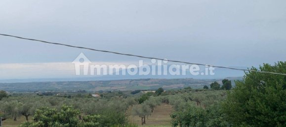 3 bedrooms House in Loreto Aprutino, Italy No. 252145 10