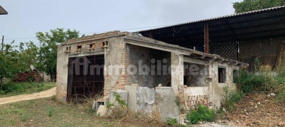 3 bedrooms House in Loreto Aprutino, Italy No. 252145 4