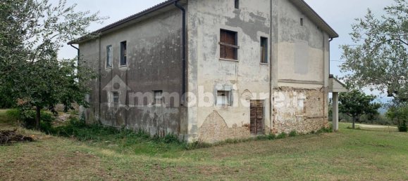 3 bedrooms House in Loreto Aprutino, Italy No. 252145 2