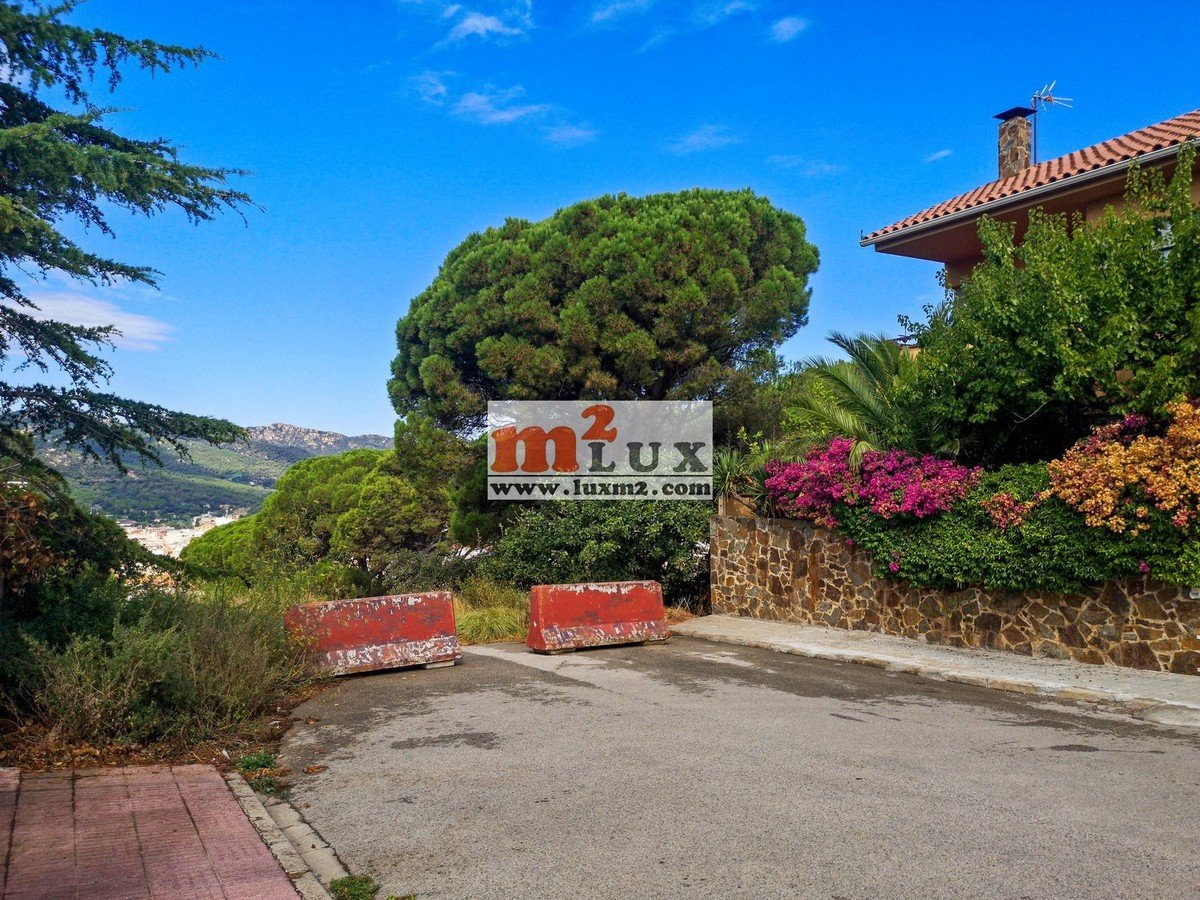  Land in Sant Feliu de Guixols, Spain No. 13327