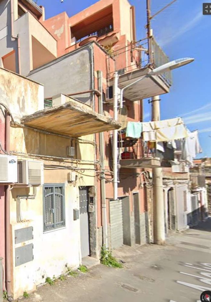 3-salle Appartement à Catania, Italy No. 46926