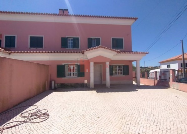 7 bedrooms House in Rio de Mouro, Portugal No. 165921