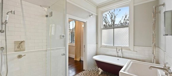 5 bedrooms House in London, United Kingdom No. 3828 9