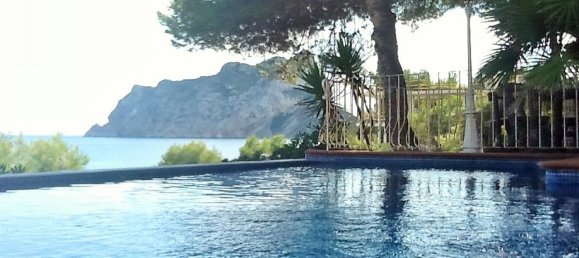 4 bedrooms Villa in Calpe, Spain No. 97541 2