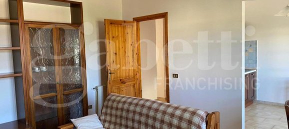 2-salle Appartement à Oristano, Italy No. 38130 2