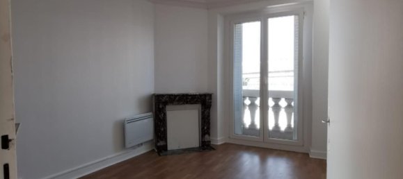 Apartamento de 1 dormitorio en Asnieres-sur-Seine, France No. 166372 3