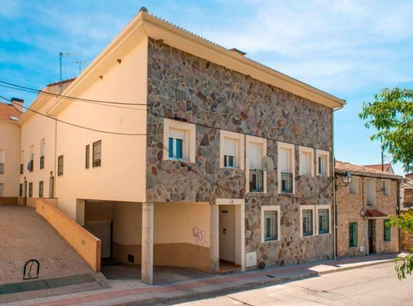 3 bedrooms Duplex in El Molar, Spain No. 217038