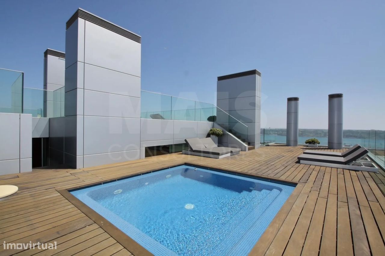 4 bedrooms Apartment in Lisbon, Portugal No. 80829