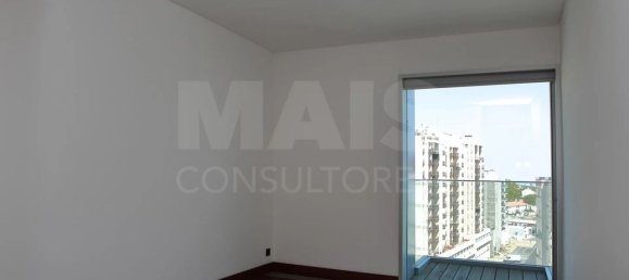 4 bedrooms Apartment in Lisbon, Portugal No. 80829 16