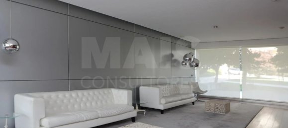 4 bedrooms Apartment in Lisbon, Portugal No. 80829 4