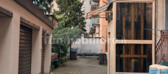 1 bedroom Apartment in Milan, Italy No. 303049 32