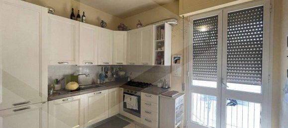 Квартира с 3 комнатами в Понсакко, Италия № 22072 6