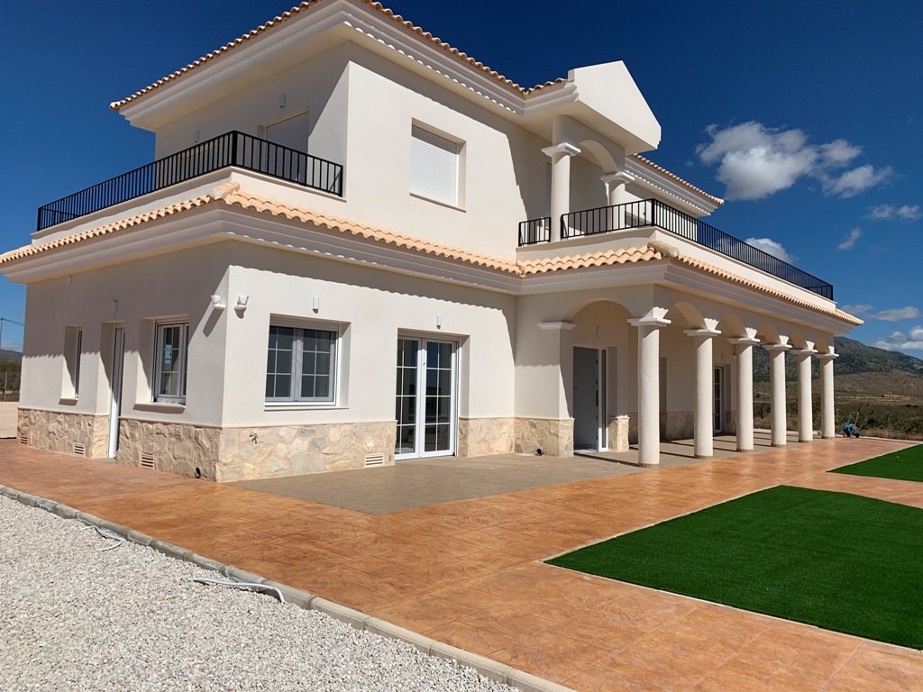 5 bedrooms Villa in Pinoso, Spain No. 10248