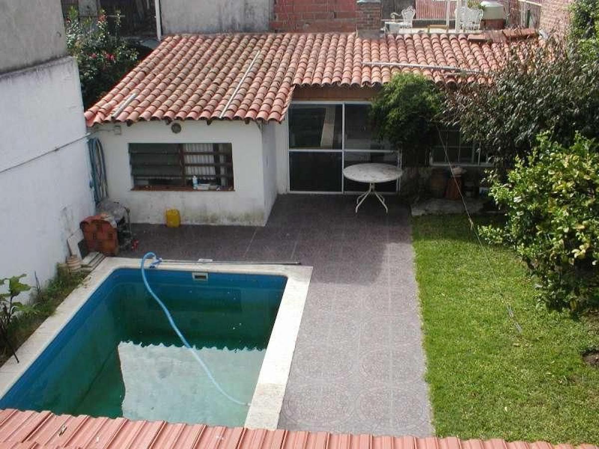 Propiedad comercial en Vicente López, Argentina No. 25207