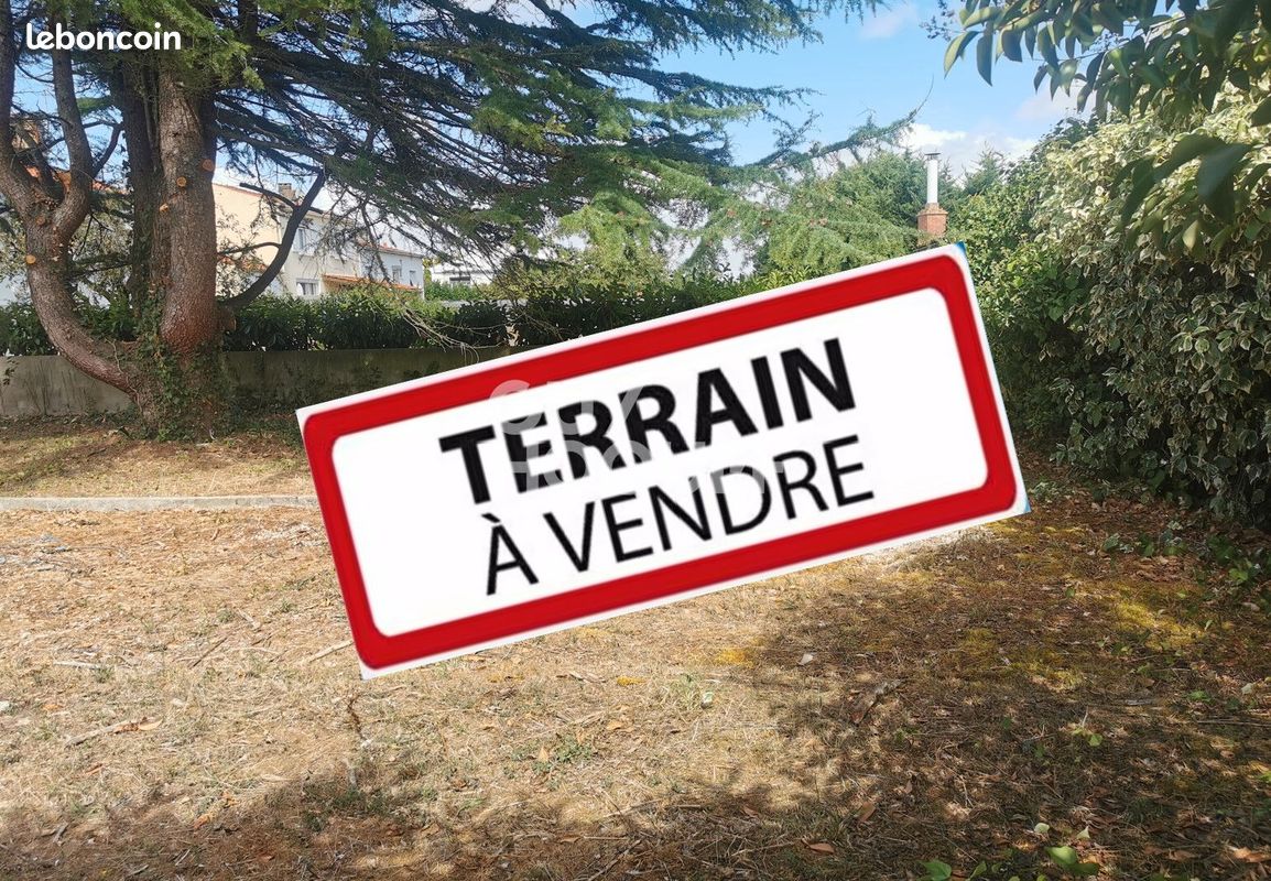Terrain à Saint-Xandre, France 295m² No. 335615
