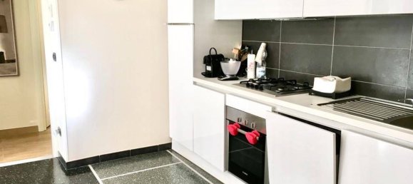 Квартира с 5 комнатами в Алассио, Италия № 136273 12