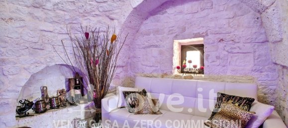 2 bedrooms Villa in Martina Franca, Italy No. 332780 3