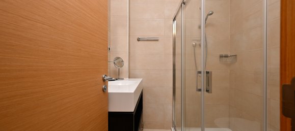 Apartamento de 3 dormitorios en Marbella, Spain No. 187005 19