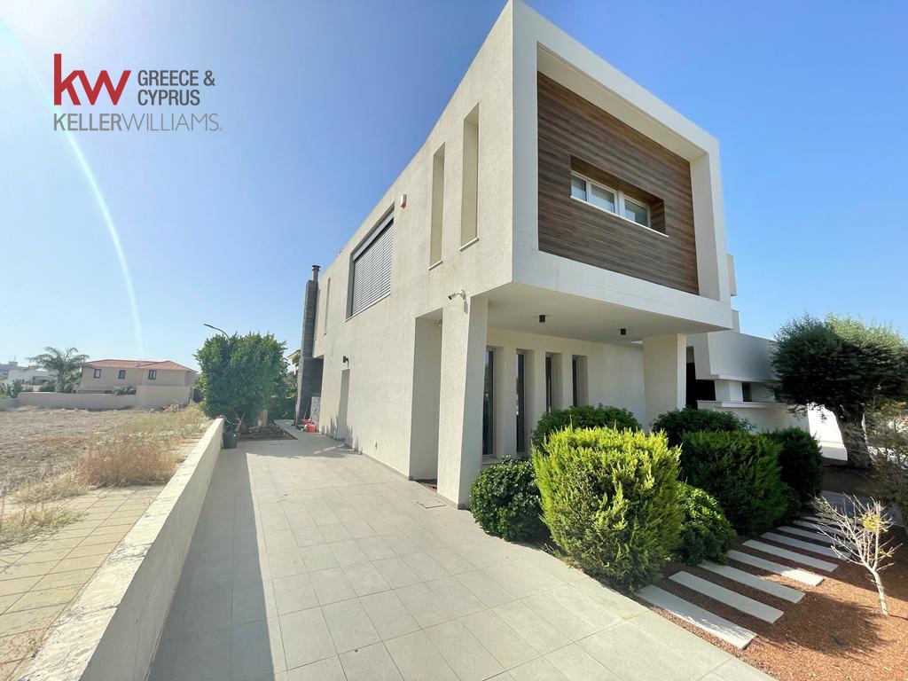Villa de 6 dormitorios en Pyla, Cyprus No. 26526