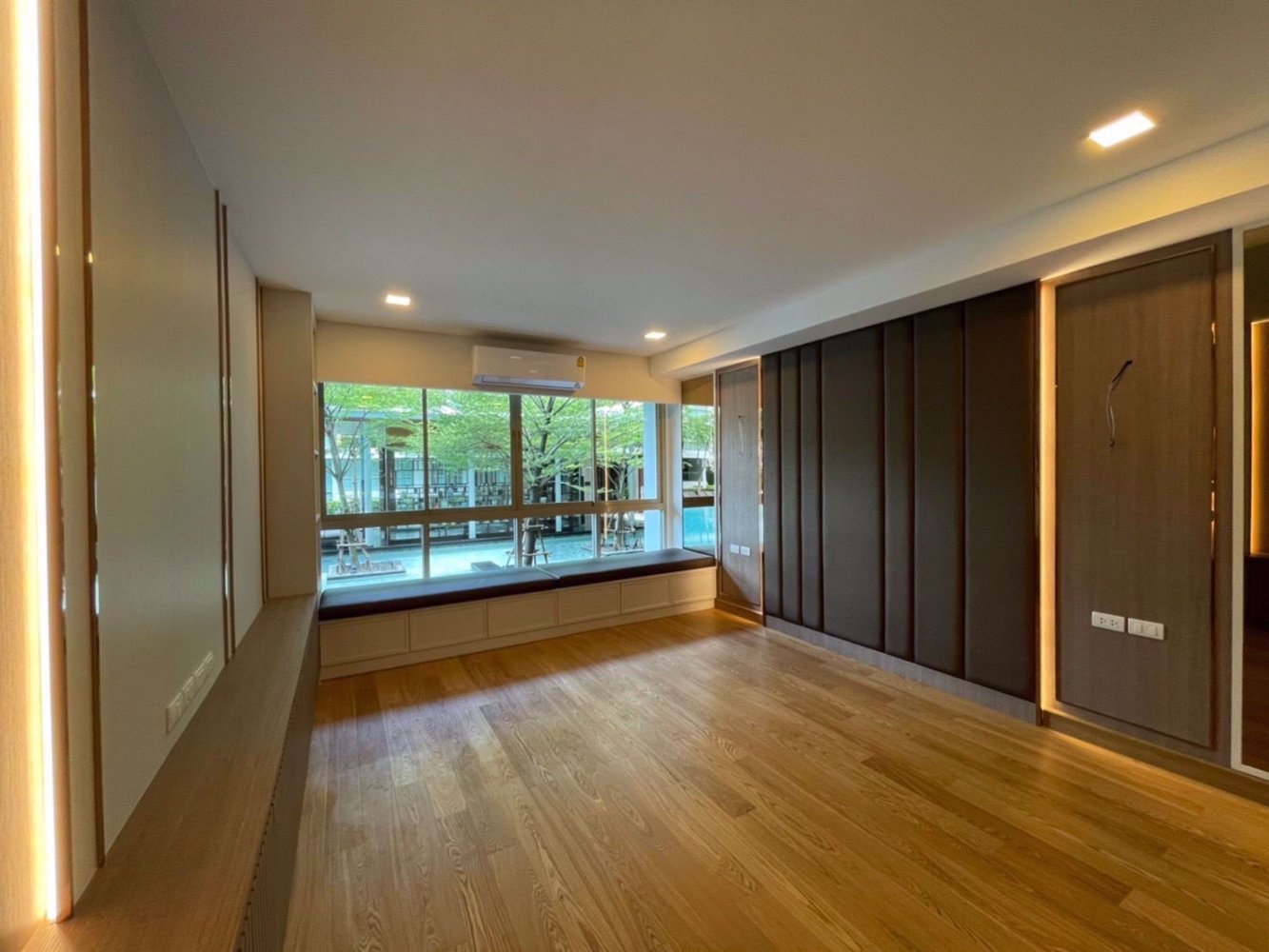 3 bedrooms Duplex in Khlong Toei, Thailand No. 4512