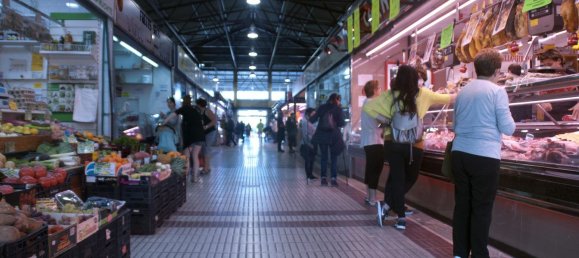 Gewerbliche Immobilie in Roses, Spain 180m², Nr. 111518 2