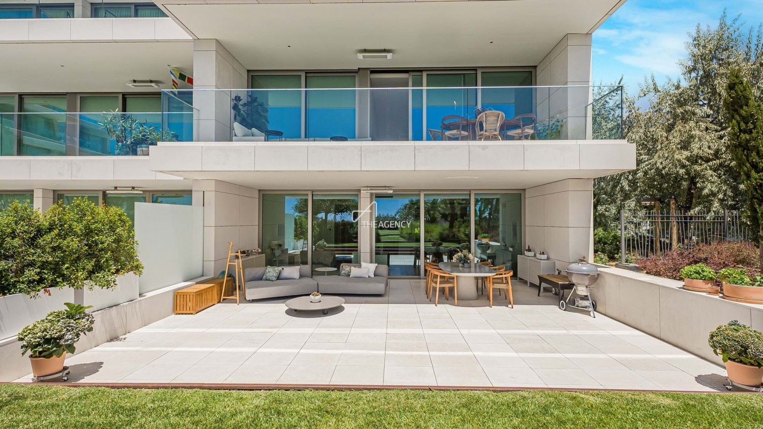 Apartamento de 3 dormitorios en Cascais, Portugal No. 237453