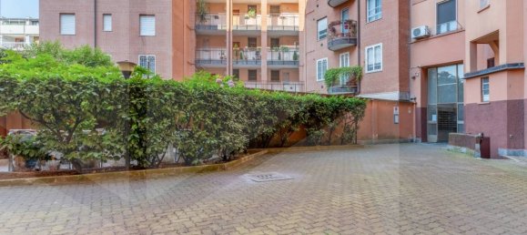 3 rooms Apartment in Milan, Italy No. 242298 3