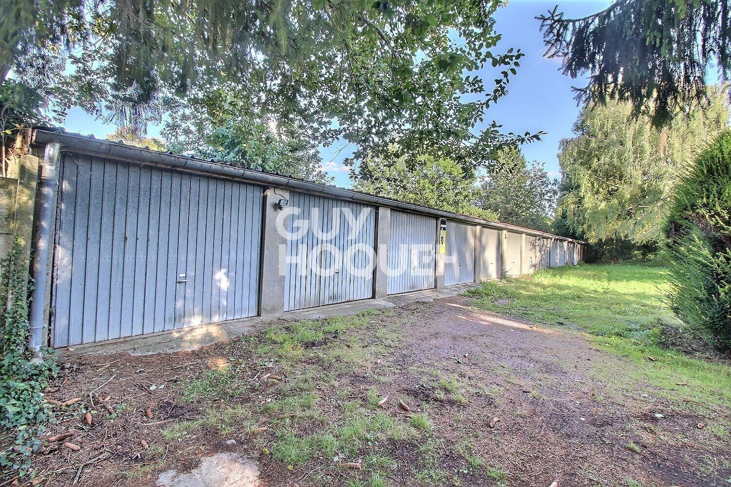 Garaje en Douai, France 1174 m² No. 89782