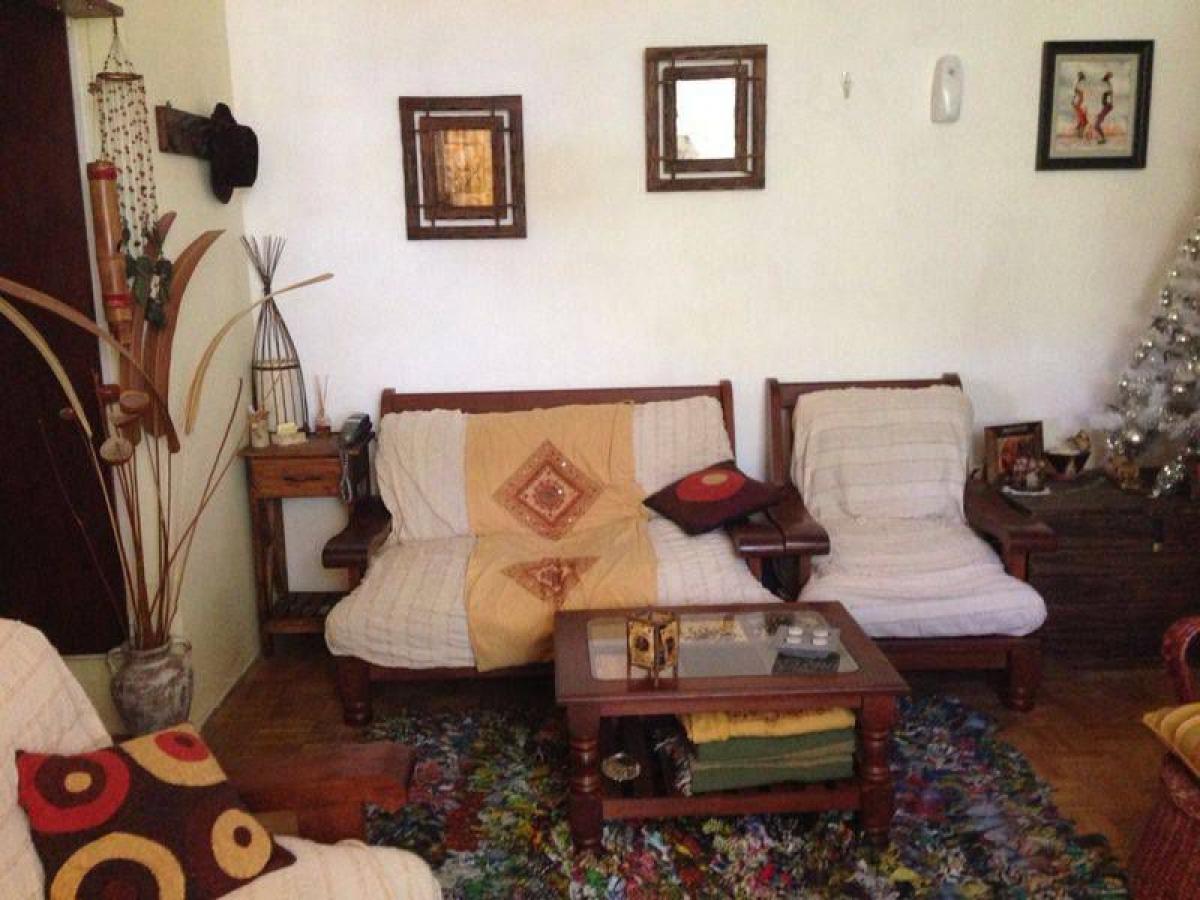 4 bedrooms House in Tres de Febrero, Argentina No. 3108