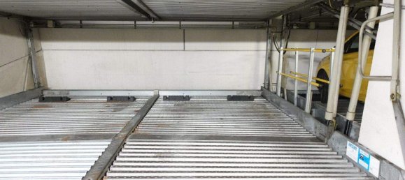 Parkplatz in Hernals, Austria, Nr. 123566 5