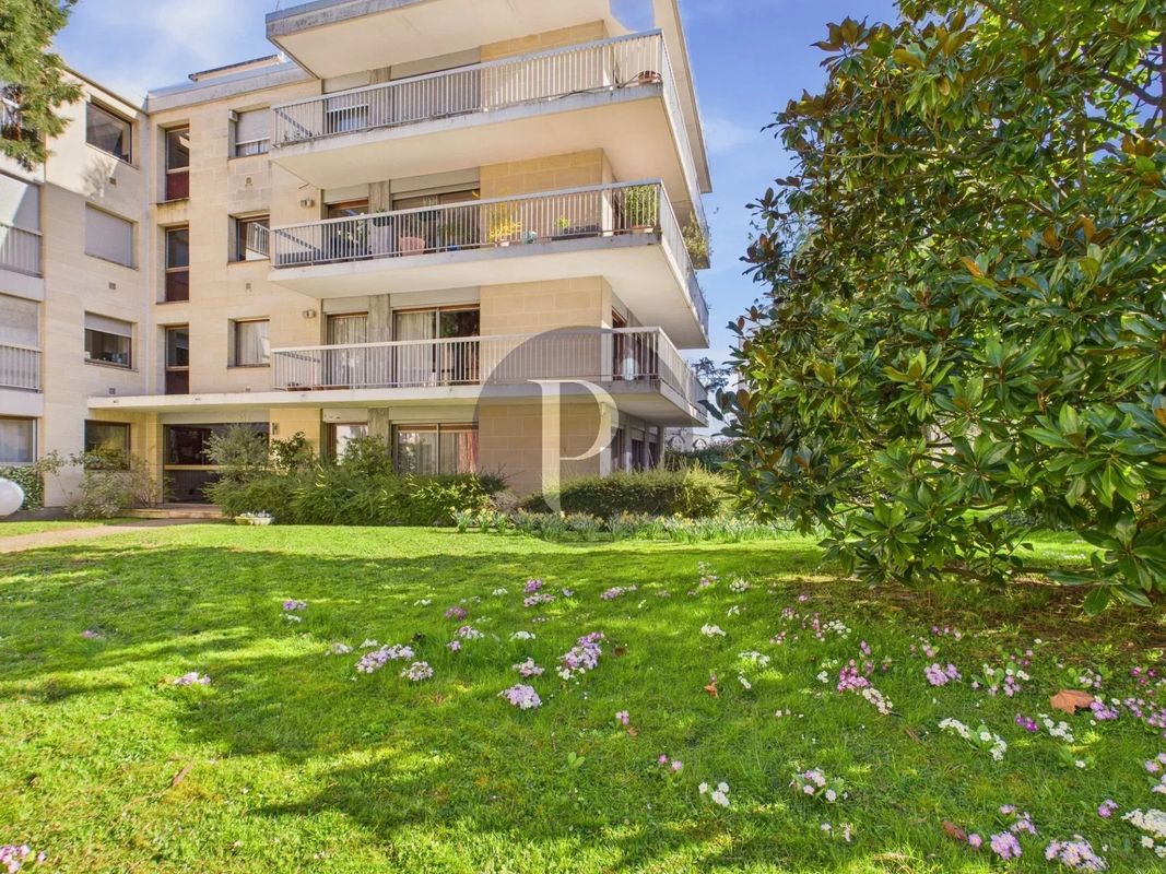 5 bedrooms Apartment in Sceaux, France No. 123515