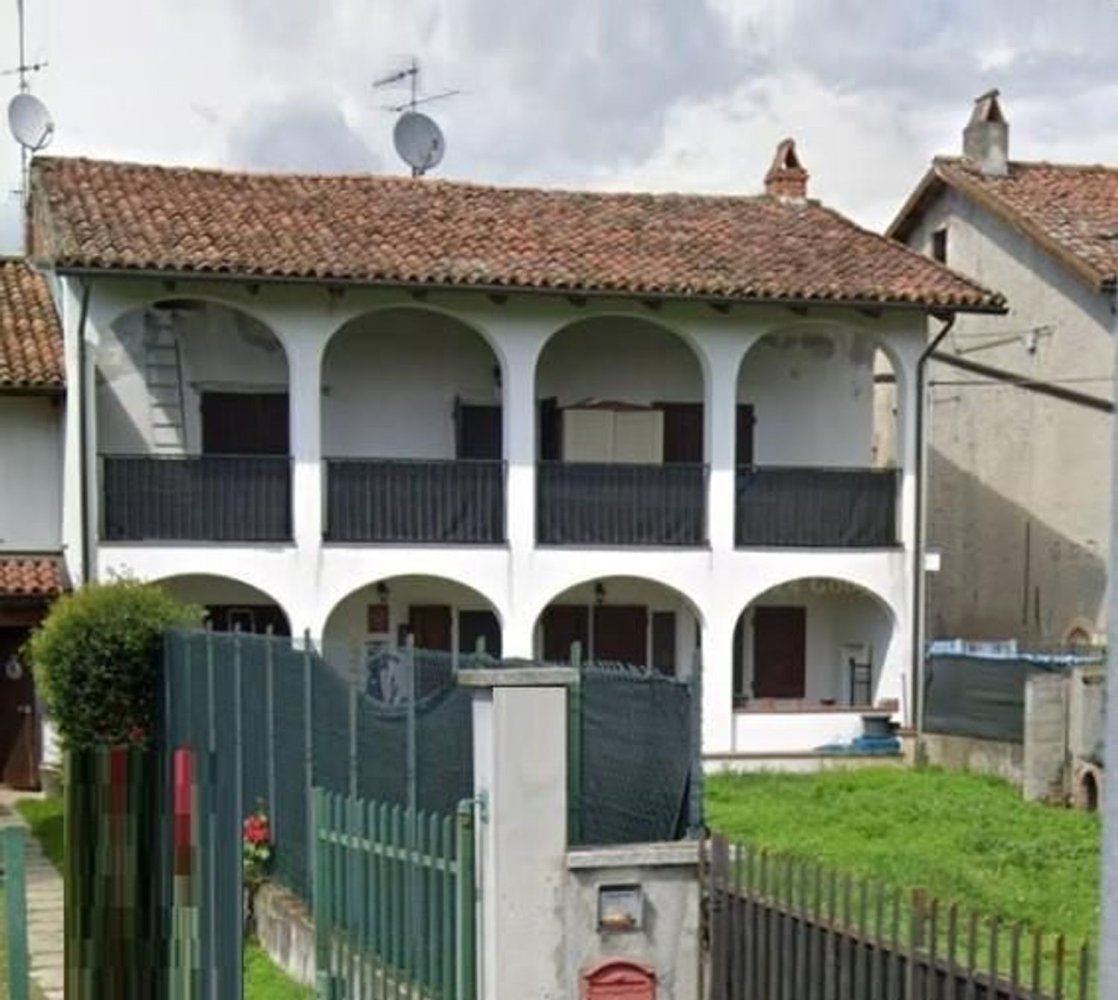 4-Zimmer Wohnung in Azeglio, Italy, Nr. 99935