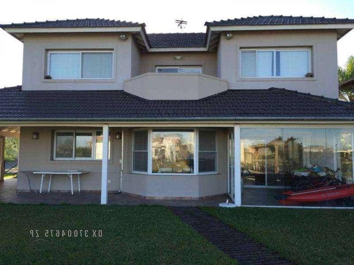 3 bedrooms House in Tigre, Argentina No. 1160