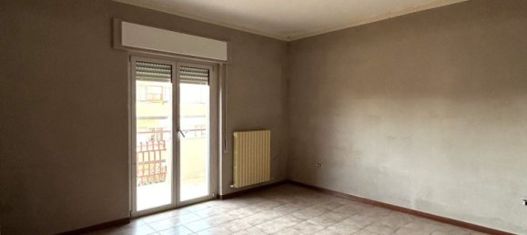 Квартира с 4 комнатами в Вибо Валентия, Италия № 39187 32