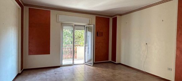 Квартира с 4 комнатами в Вибо Валентия, Италия № 39187 8