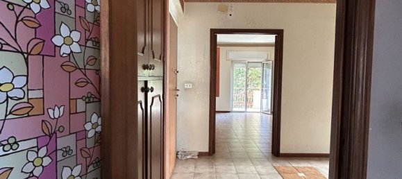 Квартира с 4 комнатами в Вибо Валентия, Италия № 39187 7