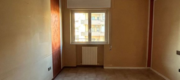 Квартира с 4 комнатами в Вибо Валентия, Италия № 39187 5