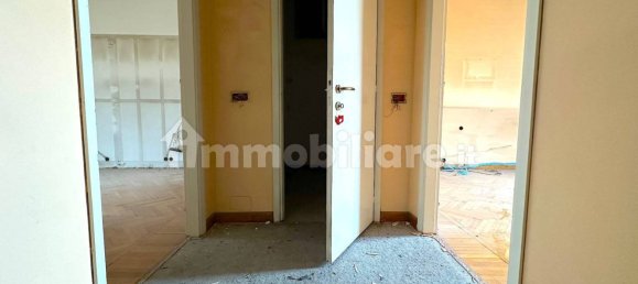 Квартира с 2 спальнями в Новара, Италия № 137818 11