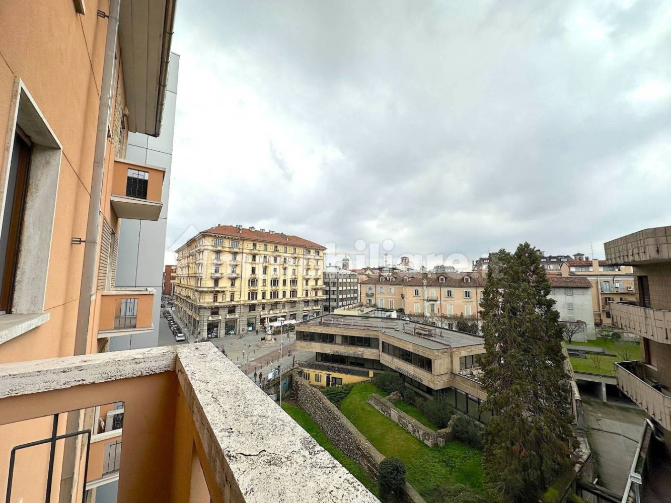 Квартира с 2 спальнями в Новара, Италия № 137818