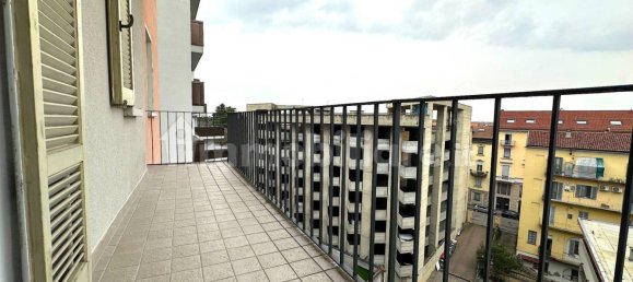 Квартира с 2 спальнями в Новара, Италия № 137818 18