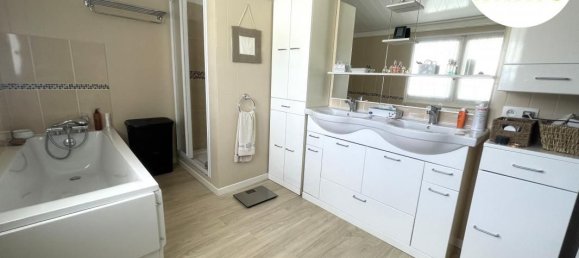 3 Schlafzimmer Haus in Pau, France, Nr. 340954 10