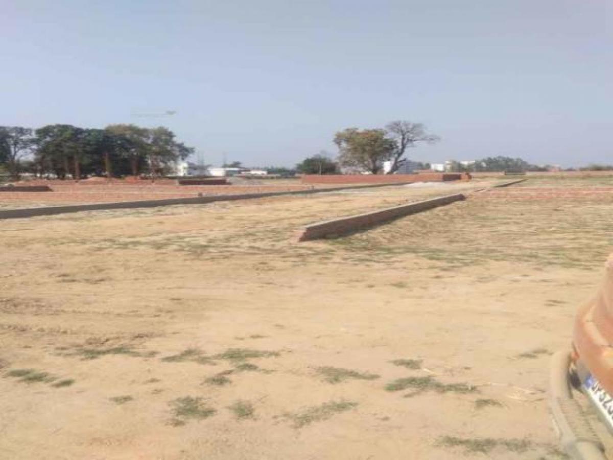 Terrain à Lucknow, India No. 32433