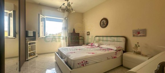Apartamento de 4 dormitorios en San Tammaro, Italy No. 347300 9