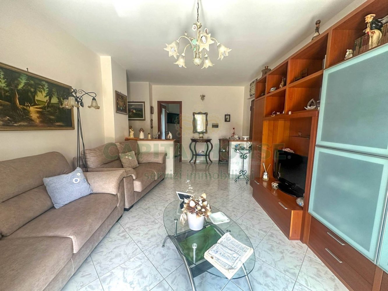 Apartamento de 4 dormitorios en San Tammaro, Italy No. 347300