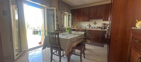 Apartamento de 4 dormitorios en San Tammaro, Italy No. 347300 5