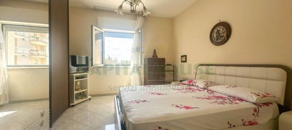 Apartamento de 4 dormitorios en San Tammaro, Italy No. 347300 11
