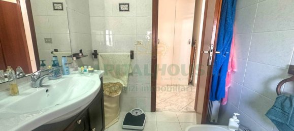 Apartamento de 4 dormitorios en San Tammaro, Italy No. 347300 17